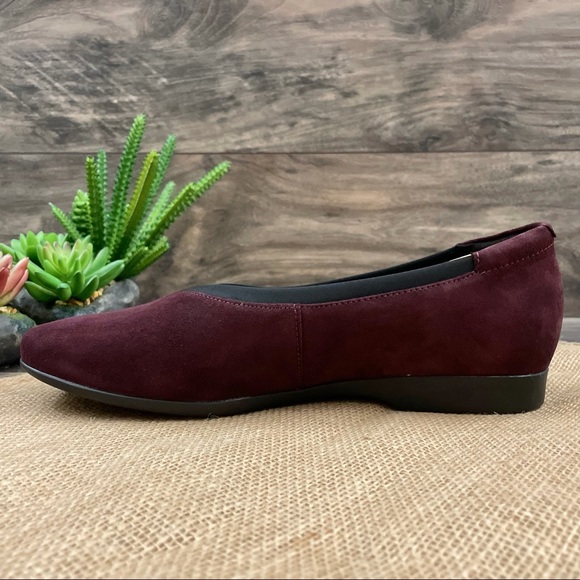 NIB Clarks Un Darcey Ease Slip On Ballet Flats - Picture 6 of 12